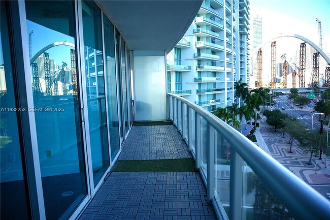Building Photo - 888 Biscayne Blvd