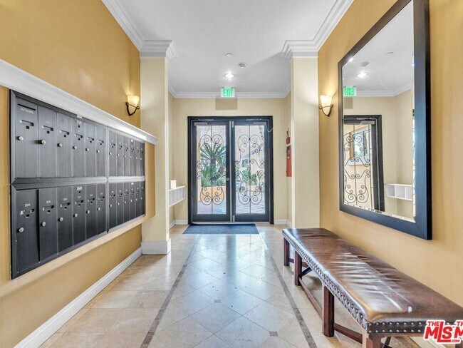 Building Photo - 143 N Arnaz Dr