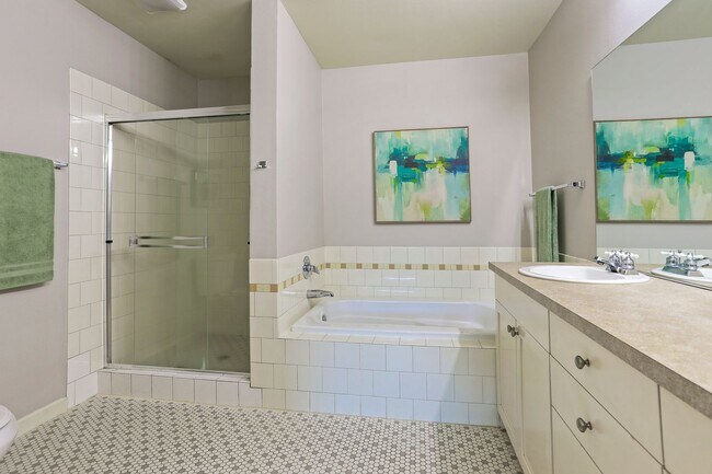 Building Photo - South Lake Union View 3 bed Condo availabl...