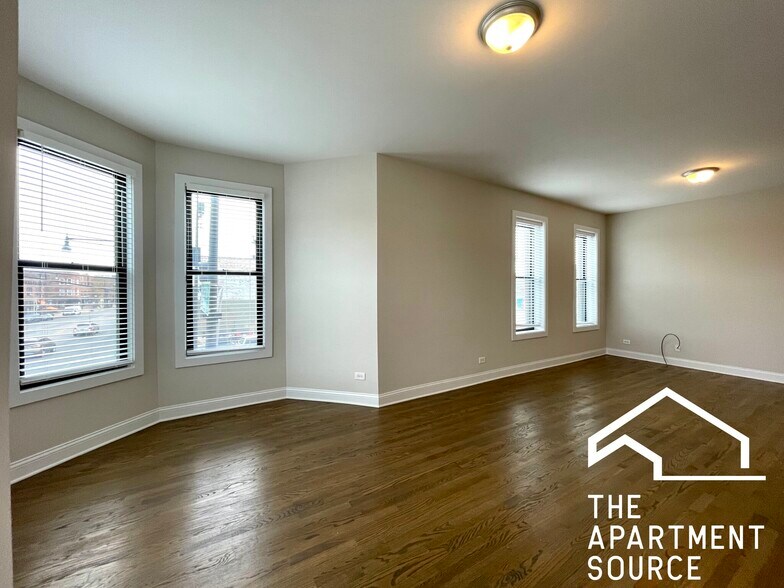 Building Photo - 3404 W Fullerton Ave