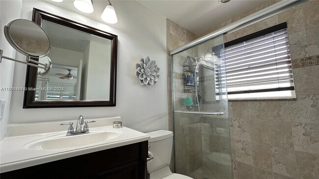 Building Photo - 31 Harwood B
