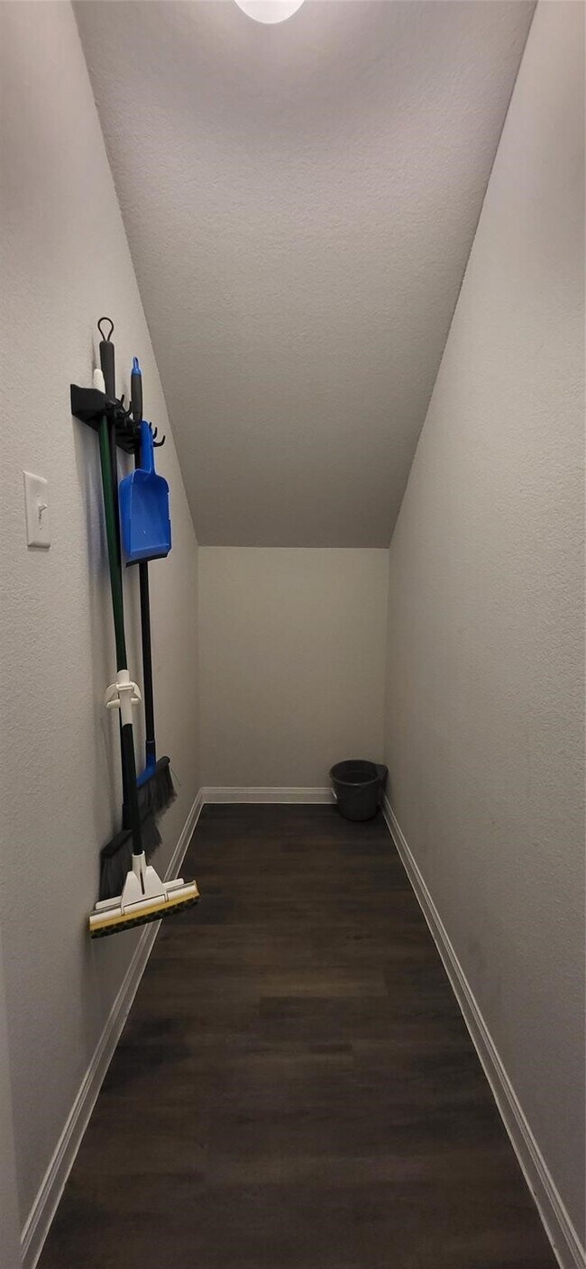 Building Photo - 18703 Cooper Ravine Wy