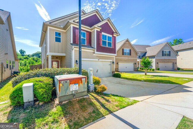 Building Photo - 2411 Oakleaf Cir