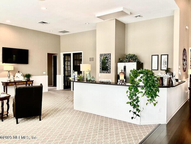 Building Photo - 13703 Richmond Park Dr N