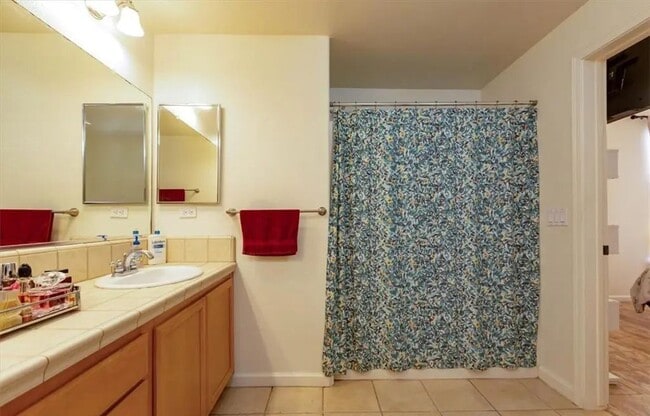 Building Photo - Santa Maria, CA