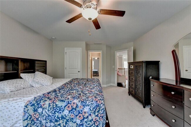 Building Photo - 6035 Ashborough Park