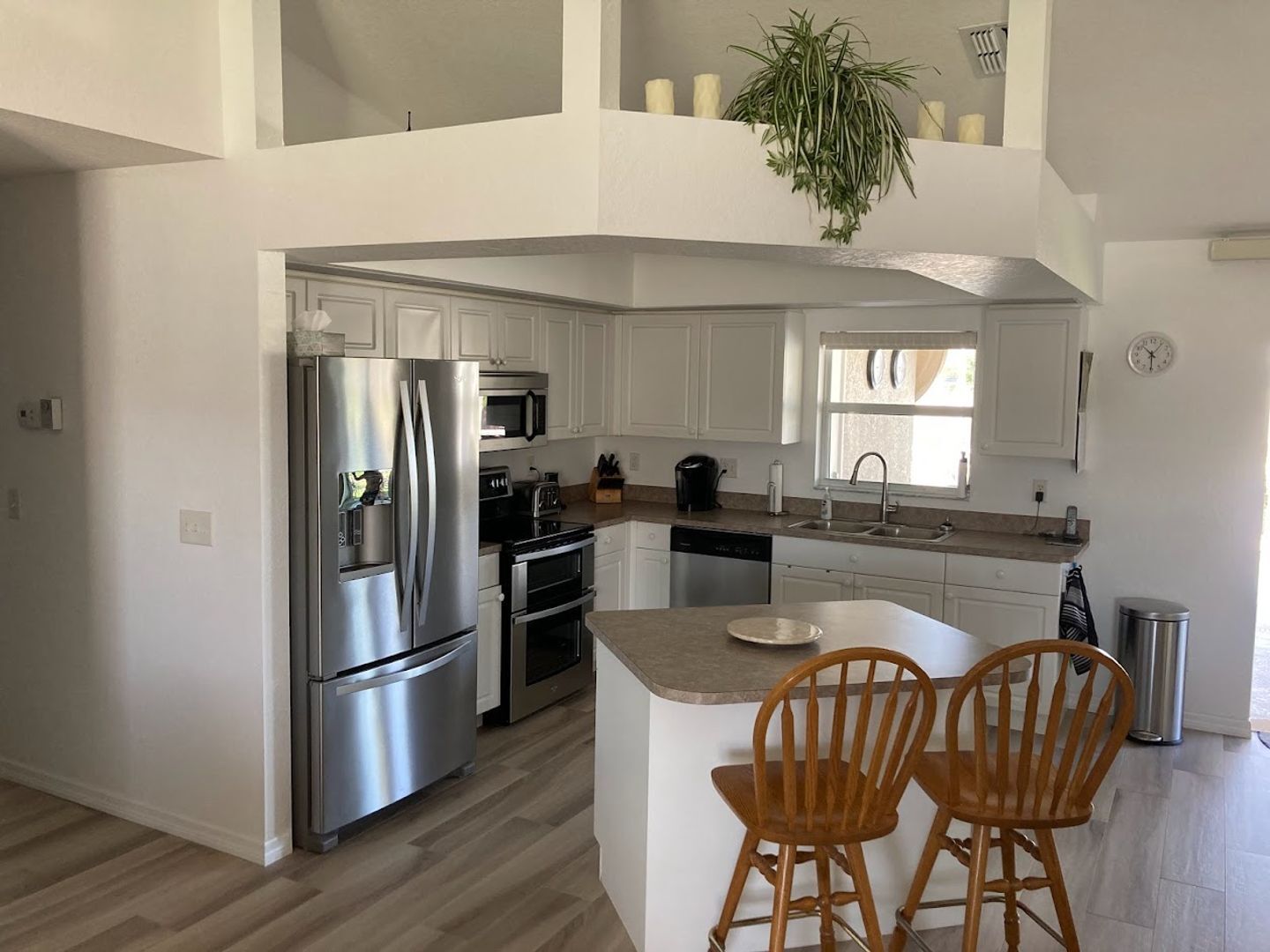 Building Photo - Short term FULLY FURNISHED vacation rental ,3/2 Pool Home on canal