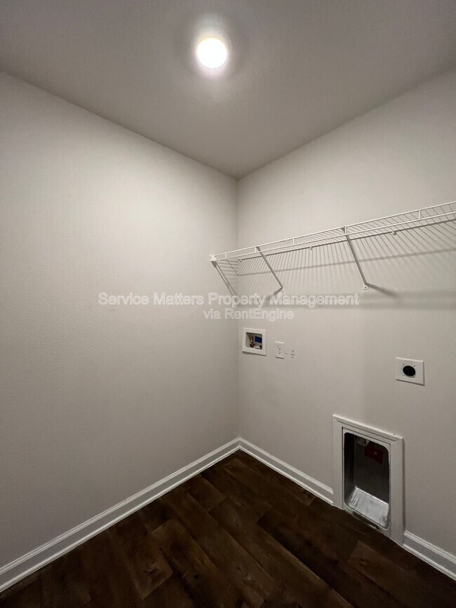 Building Photo - 5451 Merlin