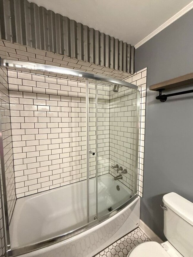 Building Photo - T.R. Lawing Realty Property