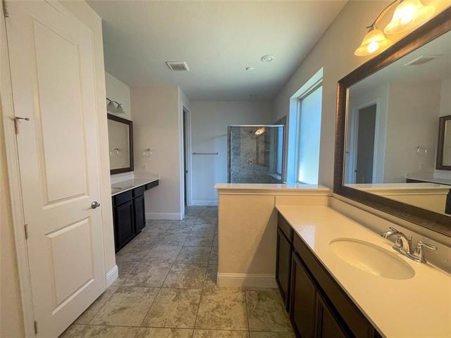 Building Photo - 723 Callaway Dr