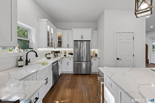 Building Photo - 6 Abbotts Ln