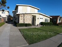 Building Photo - 18012 Manhattan Pl