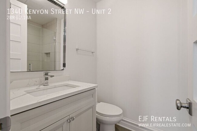 Building Photo - 1340 Kenyon St NW