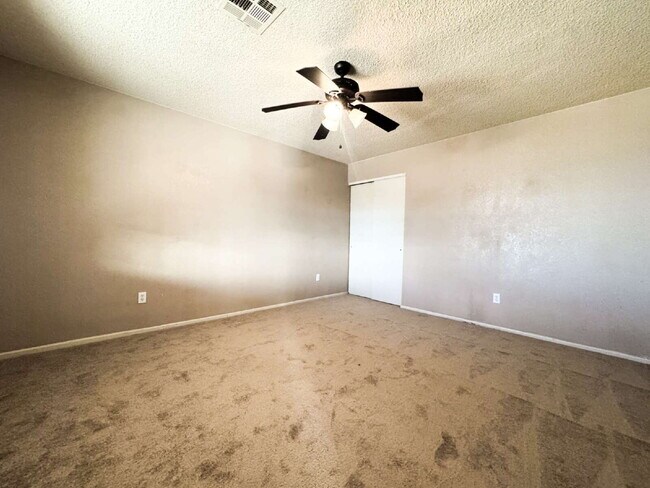 Building Photo - "Newly Renovated 4-Bedroom, 2 Bathroom Home in Yuma!"