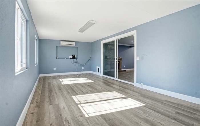 Building Photo - 10380 Hole Ave