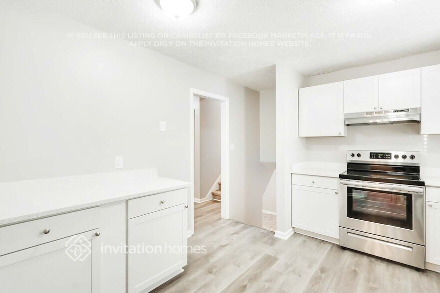 Building Photo - 5779 Simone Dr