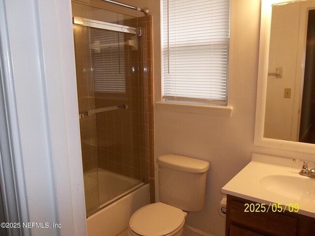 Building Photo - 255 Leatherleaf Dr