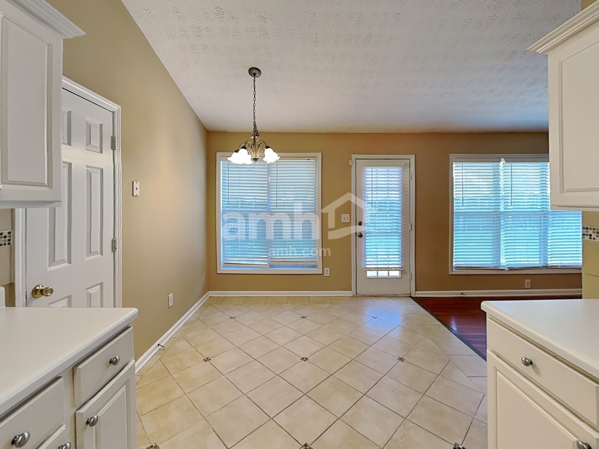 Building Photo - 3668 Jackson Bluff Dr