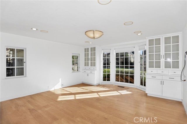 Building Photo - 6211 Warner Dr