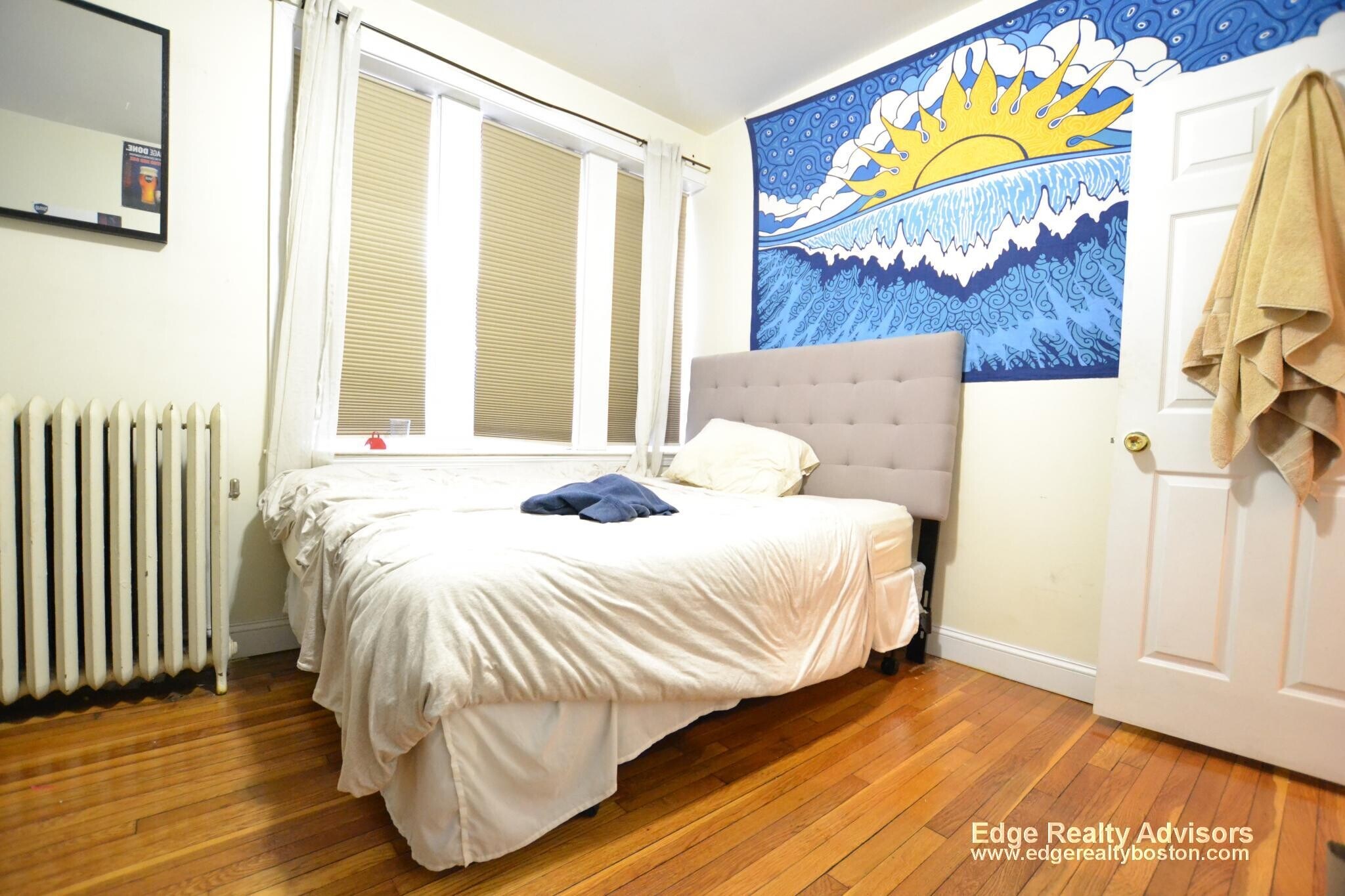 Building Photo - 62 Egmont St