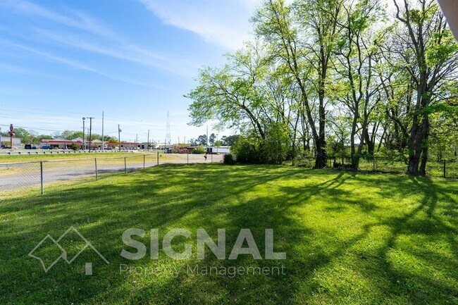 Building Photo - 1174 16th Ave Thomas