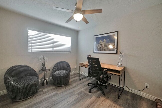 Building Photo - Amazing 3 Bed/2 Bath Home in Old Town Scottsdale