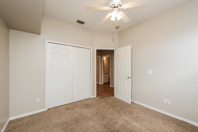 Building Photo - 619 Wave Crest Cir