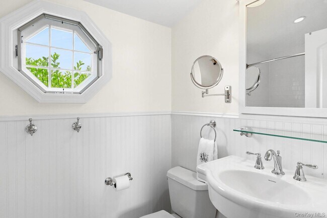 Building Photo - 315 Old Salt Rd