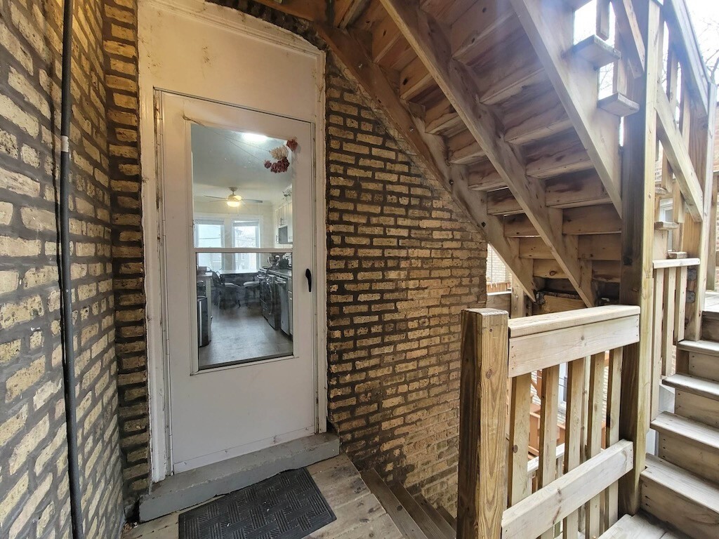 Building Photo - 2131 W Giddings St
