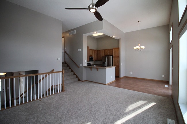 Building Photo - 10515 Pond Curve