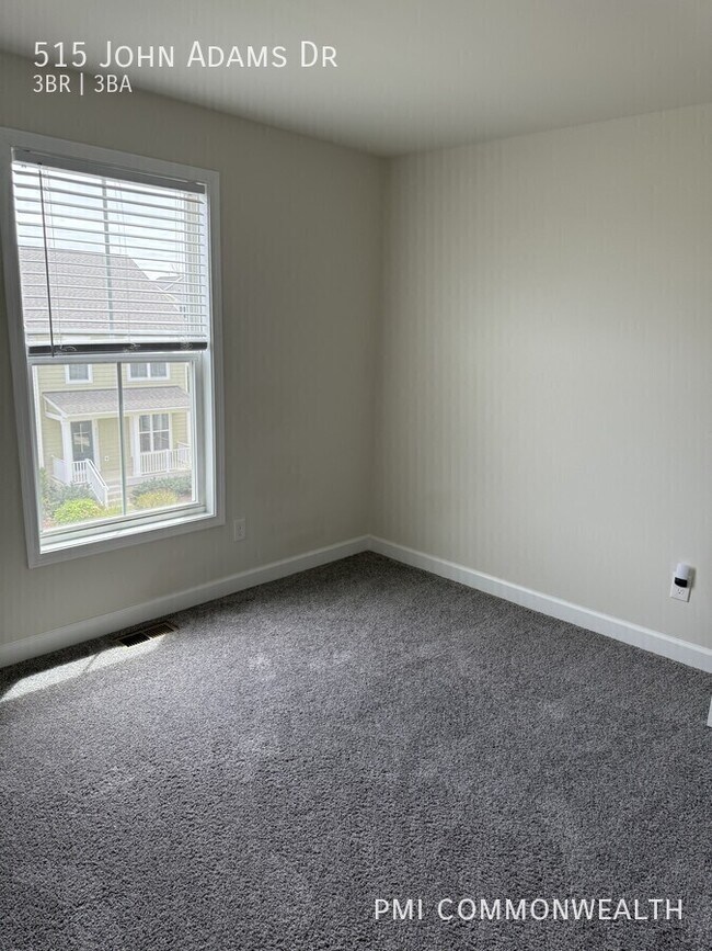 Building Photo - 515 John Adams Dr NW