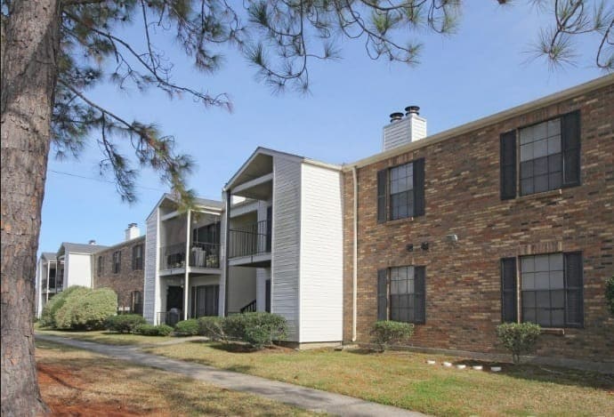 7 - Edgewood Apartments