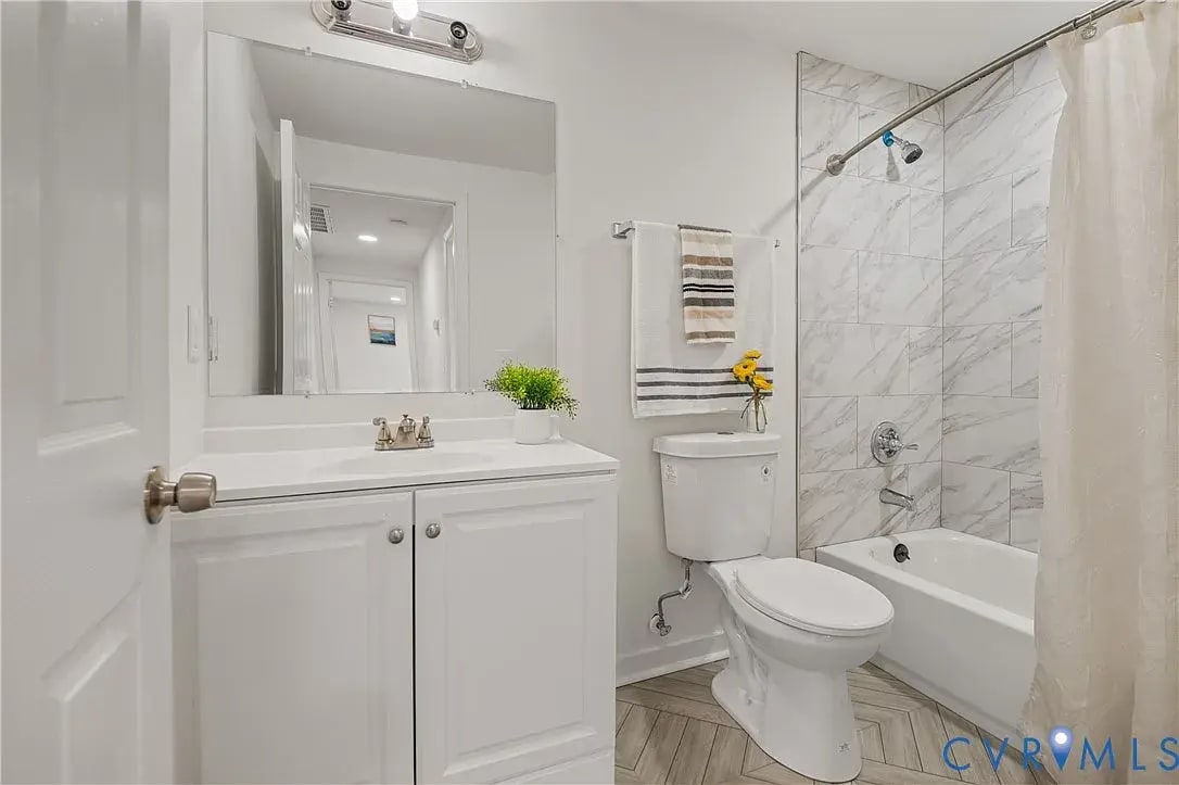 Building Photo - 423 Harding St