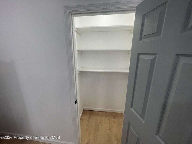 Building Photo - 76 Brook St