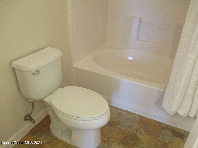 Primary Bathroom - 4021 Masira Ct