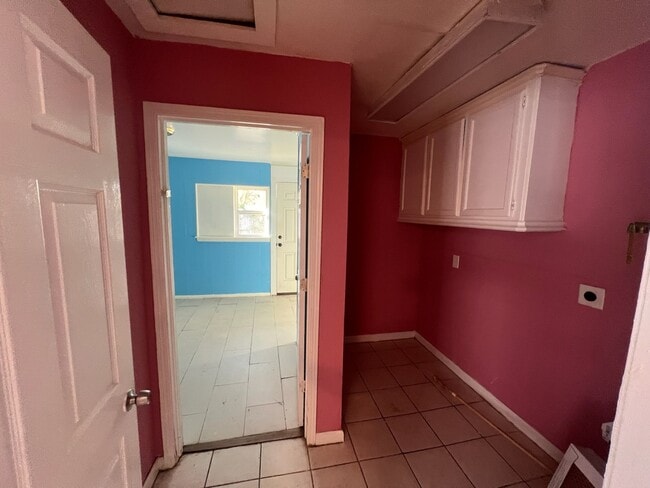 Building Photo - 2146 Minnesota St