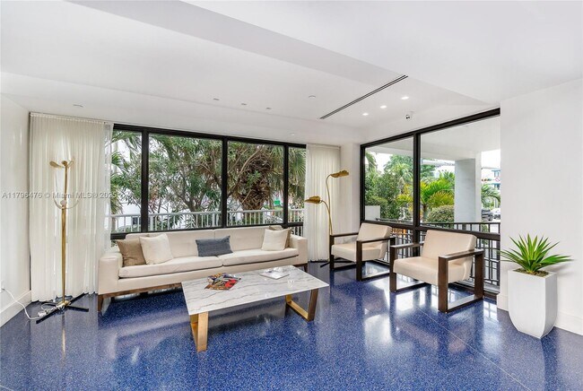 Building Photo - 4301 Collins Ave