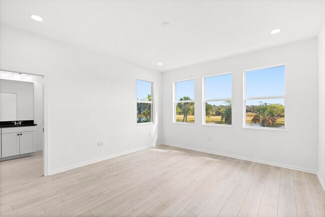 Building Photo - 4416 Longwood Lk Sq