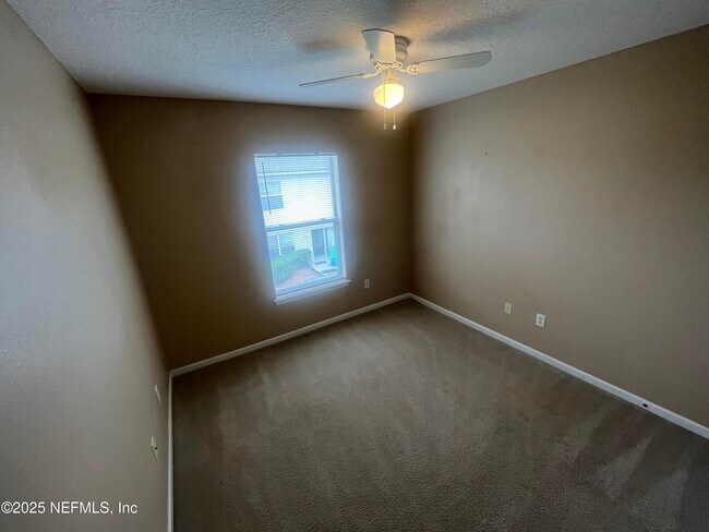 Building Photo - 1500 Calming Water Dr