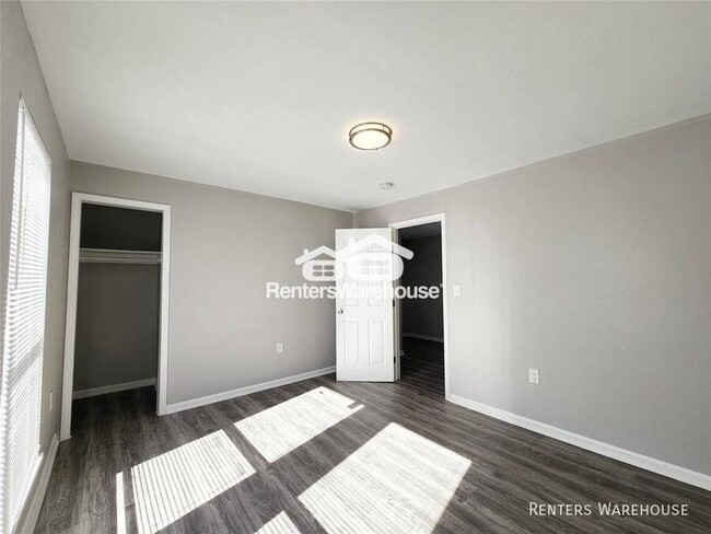Building Photo - 6915 1/2 Avenue L-