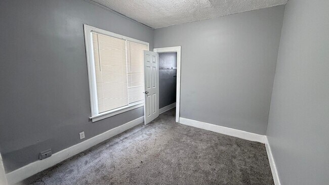 Building Photo - 4667 Beniteau St