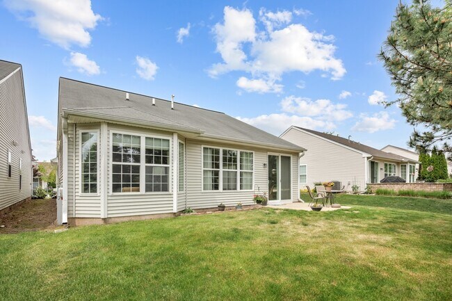 Building Photo - 12452 Wedgemere Dr
