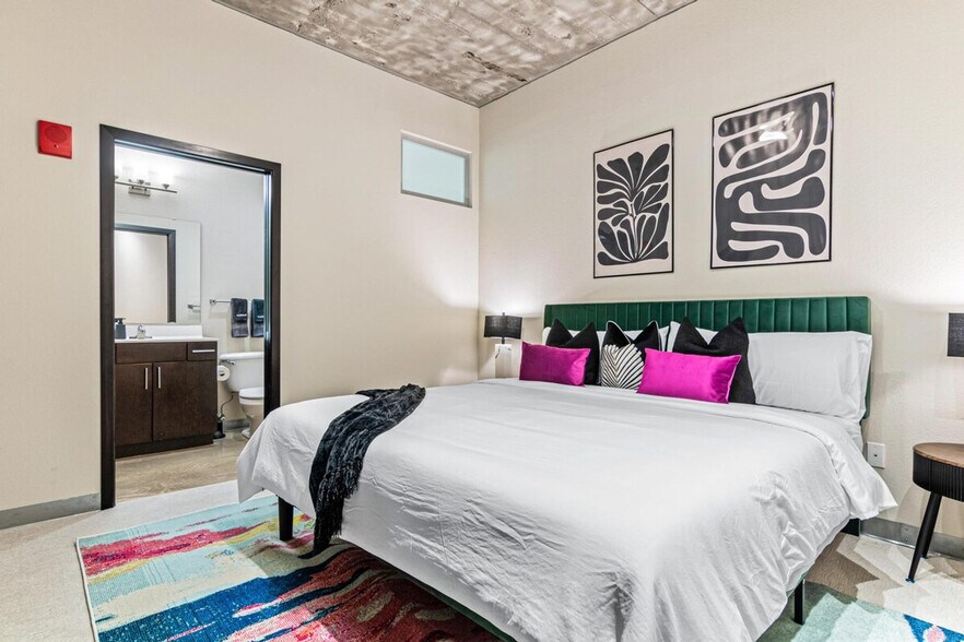 Building Photo - 606 N Washington Ave