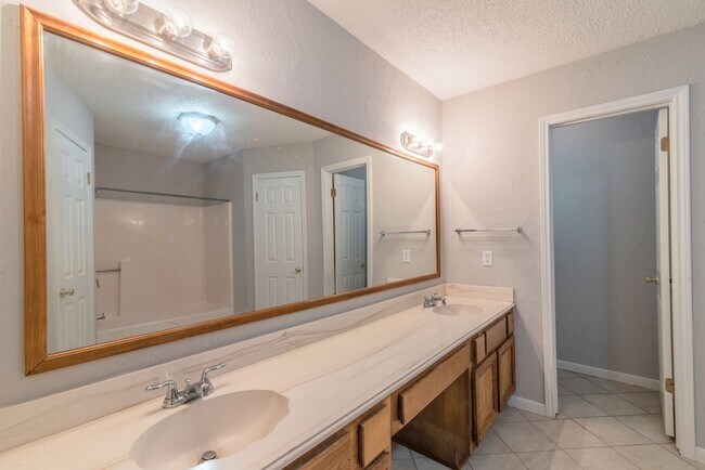 Building Photo - 6722 Loch Bruceray Dr