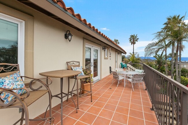 Building Photo - 4BD/2.5BA California Coastal Home with Swe...