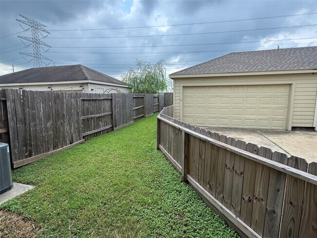 Primary Photo - 16875 Mammoth Springs Dr
