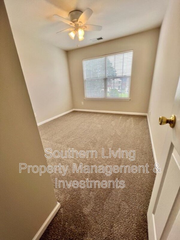 Building Photo - 8214 Drakeview Ct