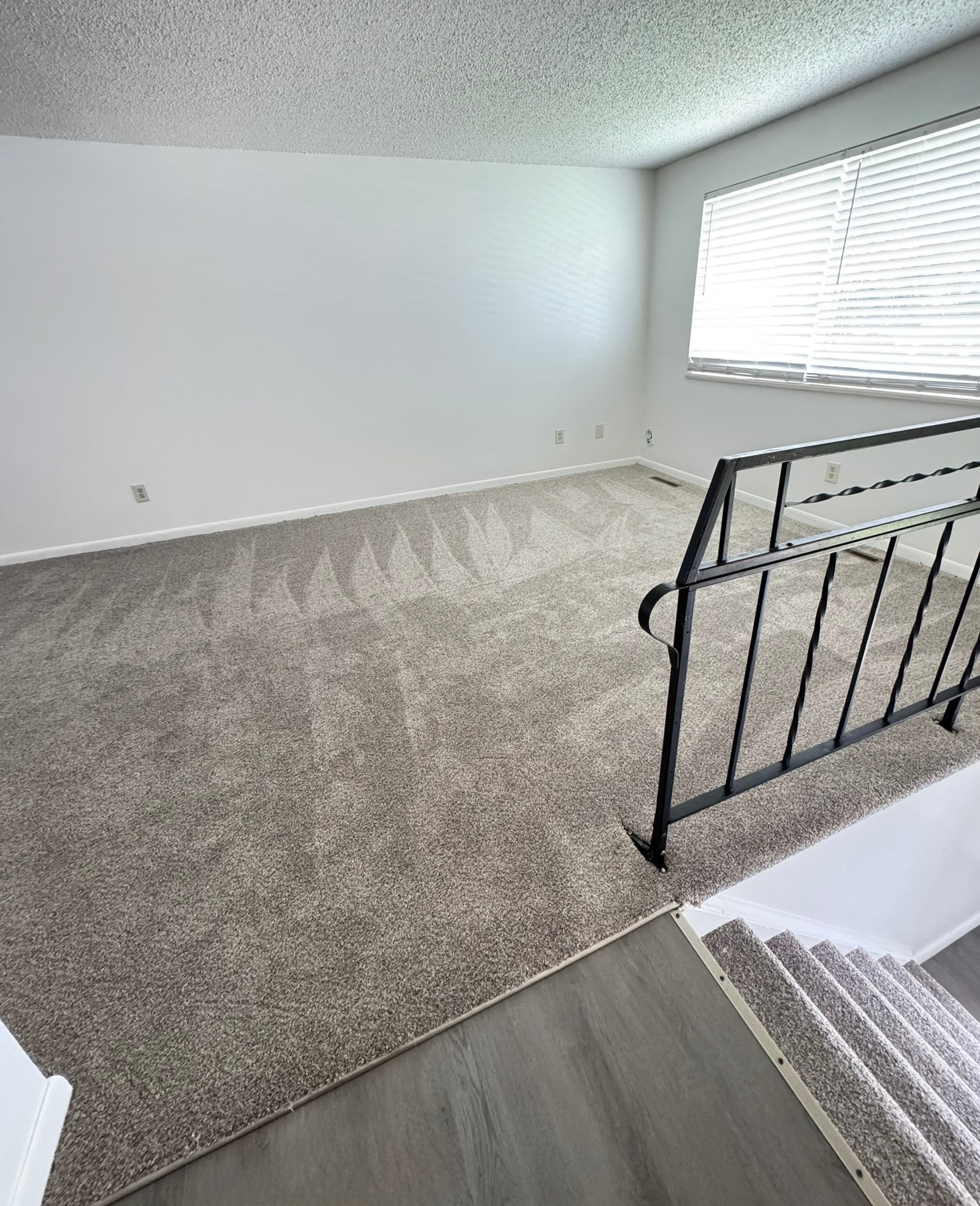 Living Room - 1412 Kay St