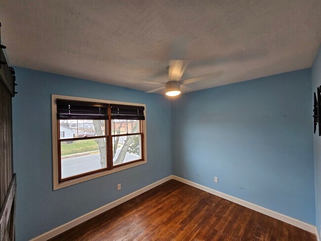 Building Photo - 621 William St