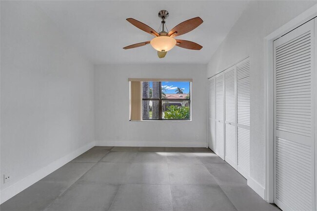 Building Photo - 7850 Villa Nova Dr